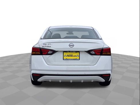 Used 2025 Nissan Altima 2.5 SV image 5