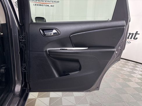 Used 2020 Dodge Journey SE w/ SE Popular Equipment Group image 22