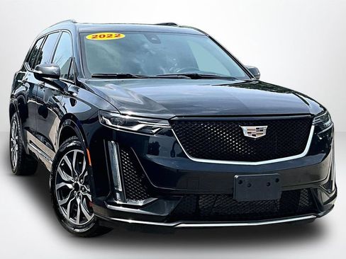 Used 2022 Cadillac XT6 Sport w/ Technology Package AWD/4WD image 3
