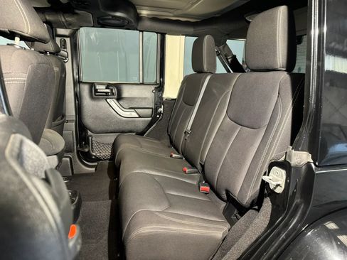 Used 2013 Jeep Wrangler Unlimited Sahara w/ Connectivity Group AWD/4WD image 23