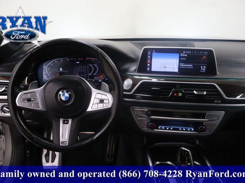 Used 2022 BMW 750i xDrive w/ Executive Package image 21
