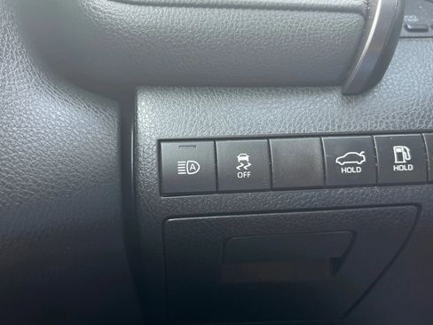 Used 2019 Toyota Camry SE image 22