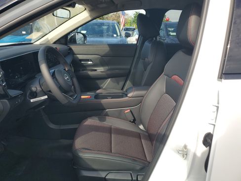 New 2026 Nissan Kicks SR image 10