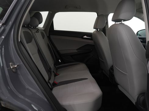 Used 2022 Volkswagen Taos SE image 12