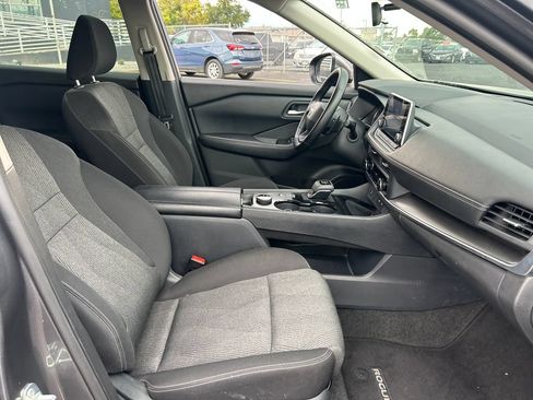 Used 2025 Nissan Rogue SV AWD/4WD image 34