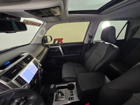 Used 2023 Toyota 4Runner SR5 Premium w/ Moonroof Package RWD image 30