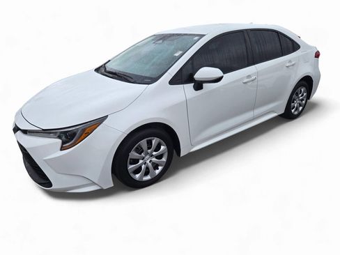 Used 2024 Toyota Corolla LE image 1