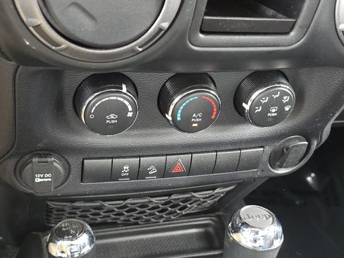 Used 2014 Jeep Wrangler Sport w/ Connectivity Group AWD/4WD image 19