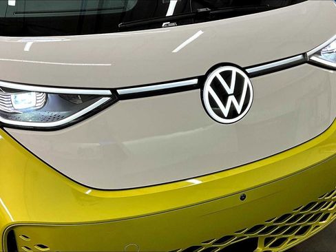 New 2025 Volkswagen ID. Buzz 1st Edition image 32