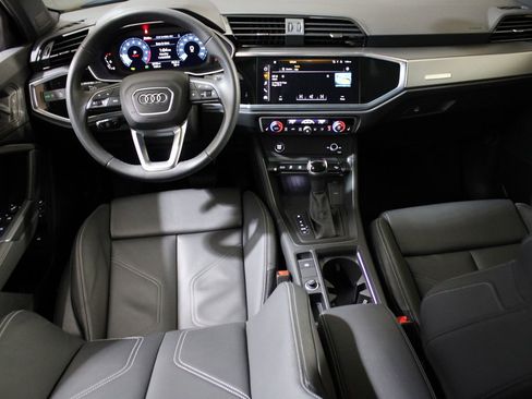 Certified 2025 Audi Q3 2.0T Premium w/ Convenience Package image 12