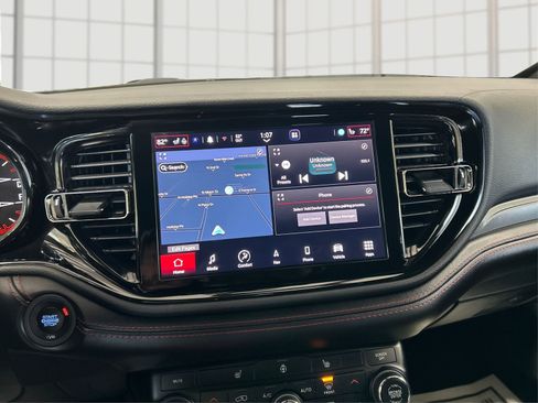 Used 2025 Dodge Durango GT AWD/4WD image 12