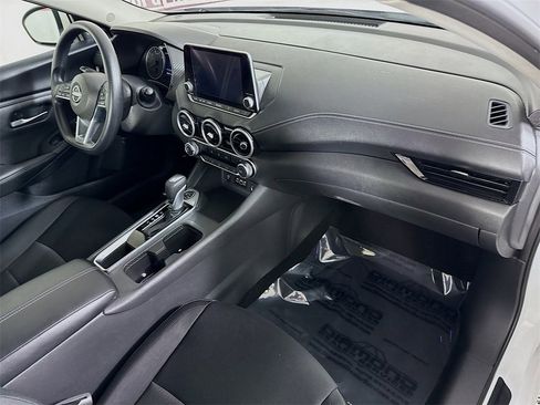 Certified 2025 Nissan Sentra SV w/ Lighting Package image 30