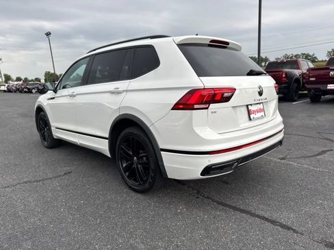 Used 2022 Volkswagen Tiguan SE R-Line AWD/4WD image 15