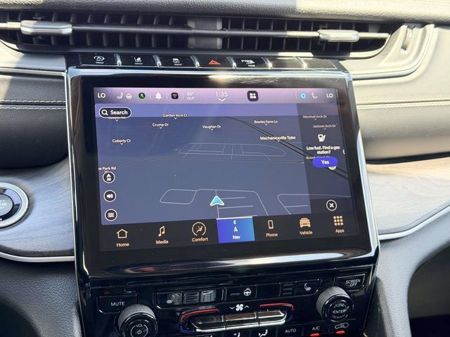 Used 2023 Jeep Grand Cherokee Limited AWD/4WD image 19