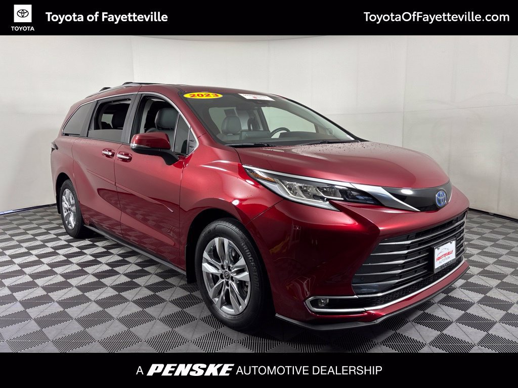 Certified 2023 Toyota Sienna Limited FWD image 6