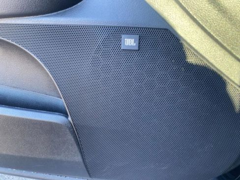 Used 2017 Toyota Avalon Limited image 14