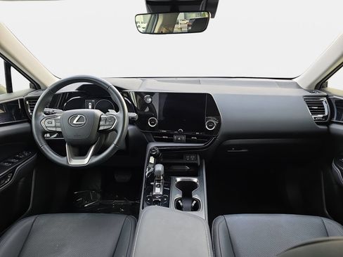 Used 2025 Lexus NX 250 FWD image 9