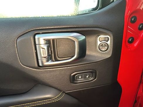 Used 2025 Jeep Wrangler Unlimited Sahara w/ Safety Group image 14