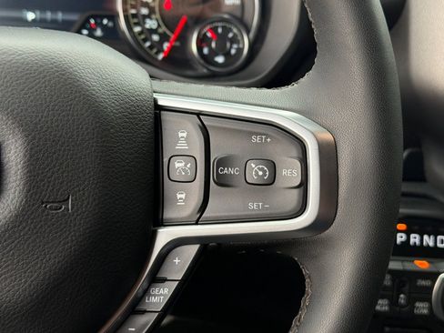 Used 2025 RAM 1500 Big Horn AWD/4WD image 36