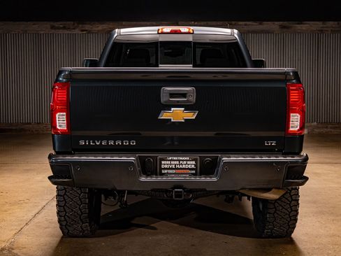 Used 2018 Chevrolet Silverado 1500 LTZ Z71 w/ LTZ Plus Package image 8