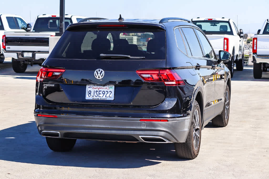 Used 2019 Volkswagen Tiguan SE w/ Panoramic Sunroof Package FWD image 4