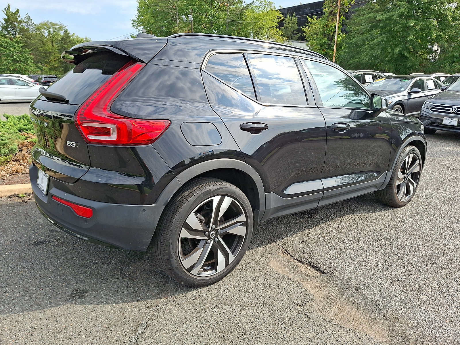 Used 2023 Volvo XC40 B5 Plus w/ Protection Package Premier AWD/4WD image 6