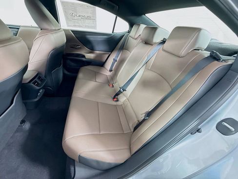 New 2025 Lexus ES 350 w/ Premium Package image 17