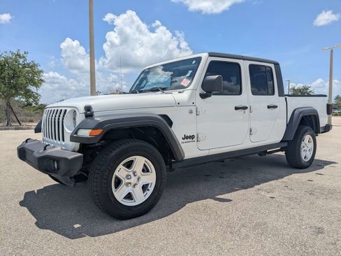 Used 2020 Jeep Gladiator Sport w/ Quick Order Package 23S AWD/4WD image 9