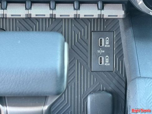 Used 2026 Toyota 4Runner Platinum AWD/4WD image 25