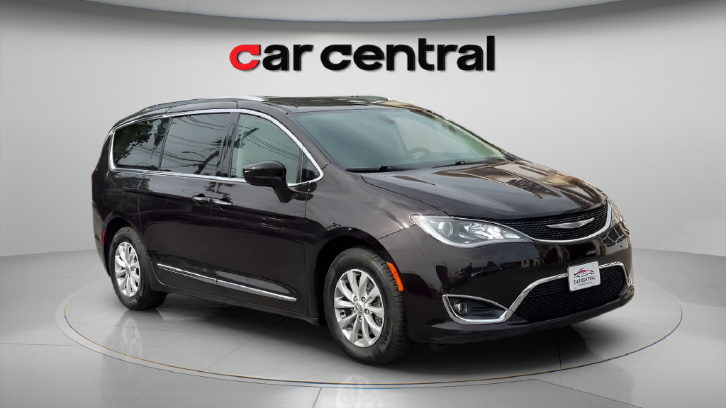 Used 2018 Chrysler Pacifica Touring-L FWD image 8