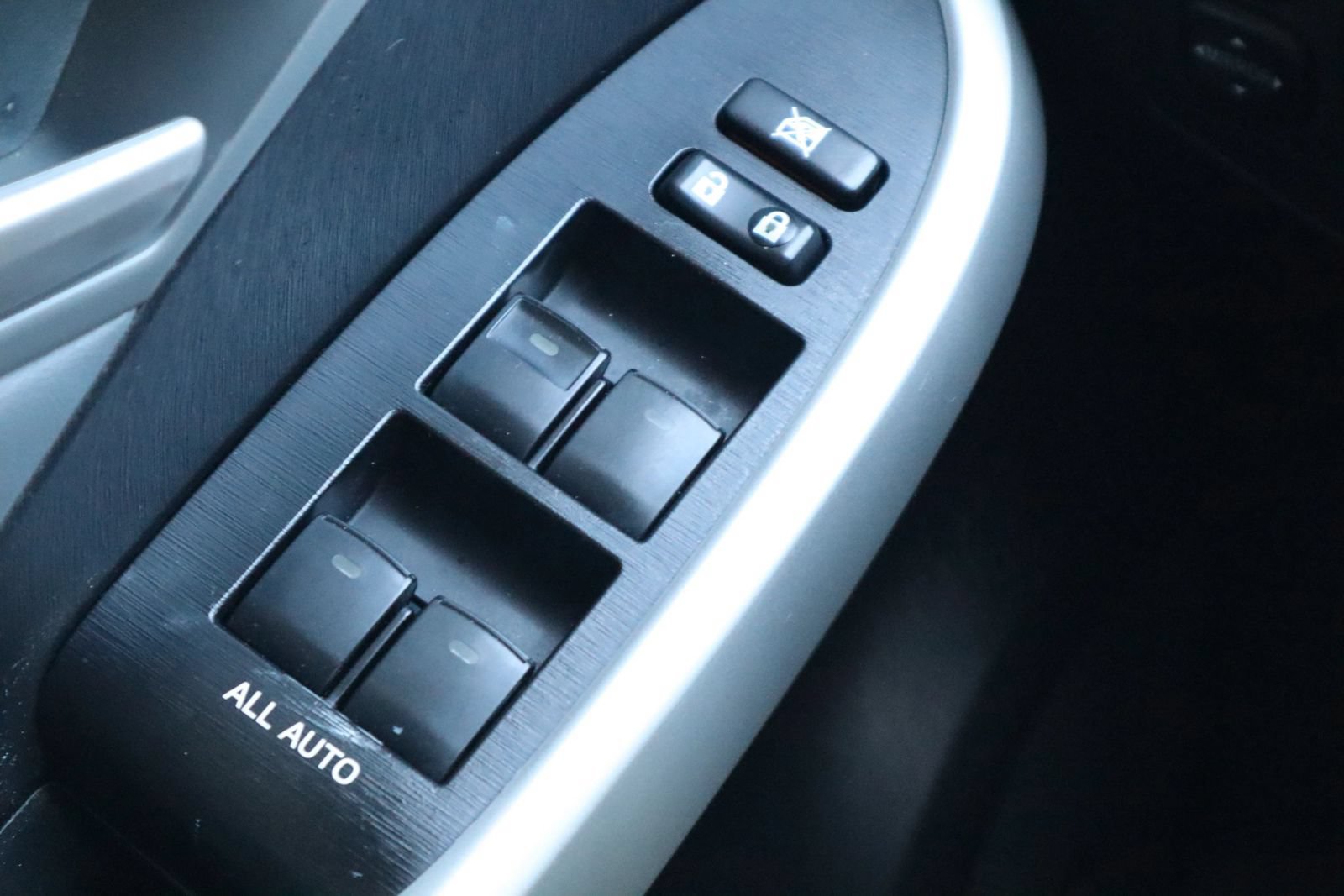 Used 2013 Toyota Prius Four FWD image 26