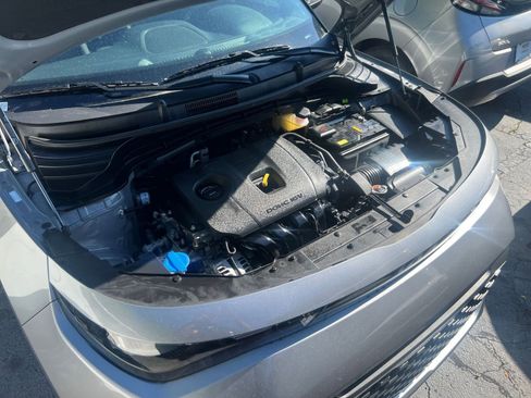 Used 2025 Kia Soul LX w/ LX Technology Package FWD image 27