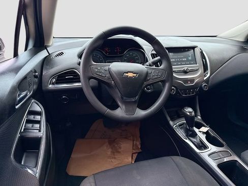 Used 2017 Chevrolet Cruze LT w/ Convenience Package image 21