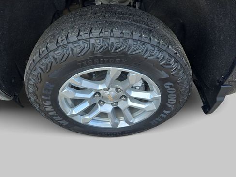 Used 2022 Chevrolet Silverado 1500 LT AWD/4WD image 30