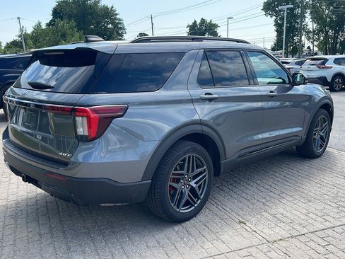 Used 2025 Ford Explorer ST-Line w/ Premium Package AWD/4WD image 6