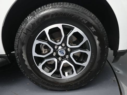 Used 2024 Ford Expedition Max XLT AWD/4WD image 5