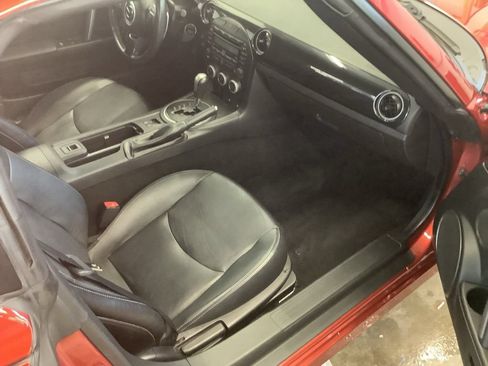 Used 2014 MAZDA MX-5 Miata Grand Touring w/ Premium Package RWD image 17