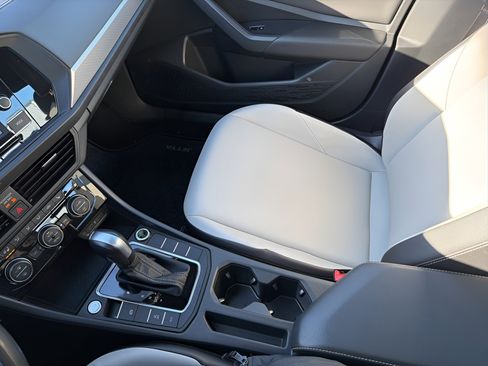 Used 2021 Volkswagen Jetta R-Line w/ R-Line Cold Weather Package image 19