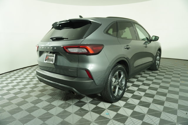 Used 2025 Ford Escape ST-Line FWD image 8