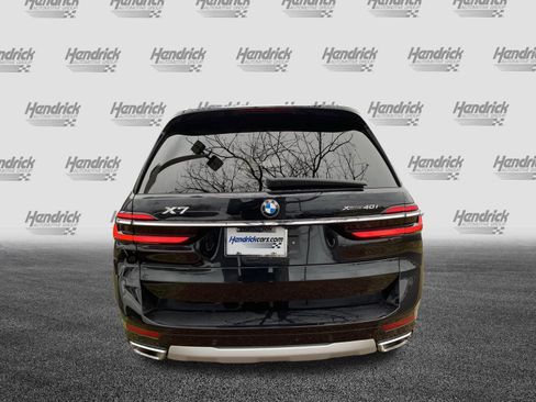 Used 2025 BMW X7 xDrive40i image 9