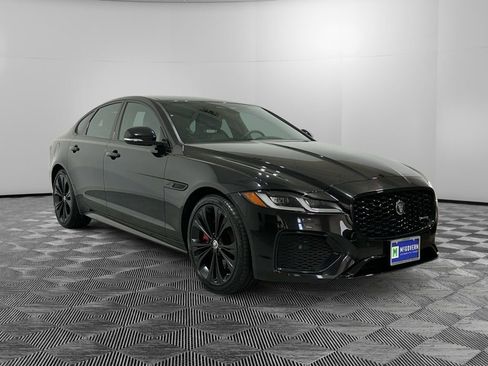 Used 2024 Jaguar XF R-Dynamic SE AWD/4WD image 3