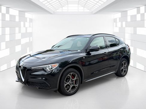 Used 2022 Alfa Romeo Stelvio Ti AWD/4WD image 3