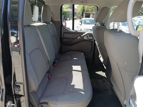 Used 2018 Nissan Frontier SV image 13