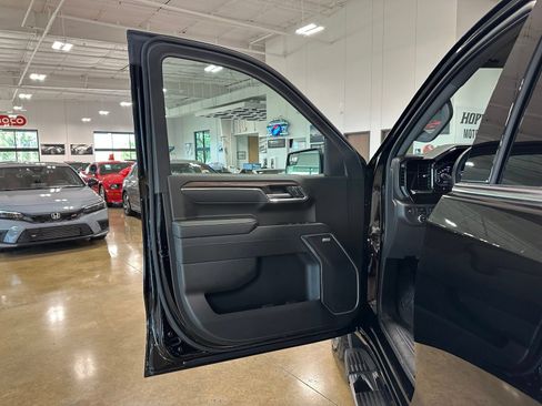 Used 2024 GMC Sierra 1500 SLT w/ SLT Premium Package AWD/4WD image 12