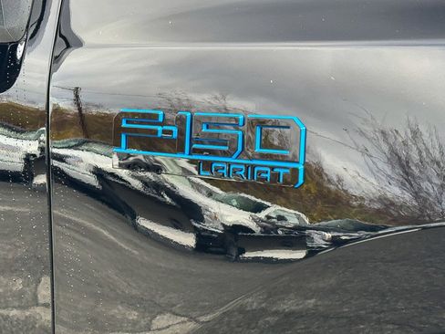 New 2025 Ford F150 Lightning Lariat image 9