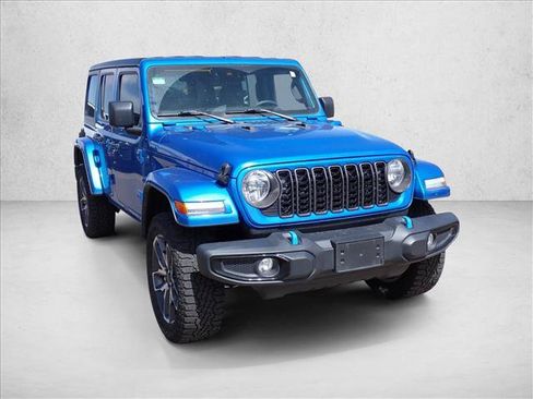 Used 2024 Jeep Wrangler Unlimited w/ Convenience Group AWD/4WD image 14
