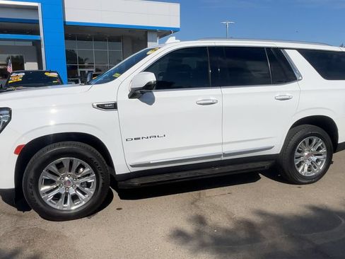 Used 2024 GMC Yukon Denali AWD/4WD image 3