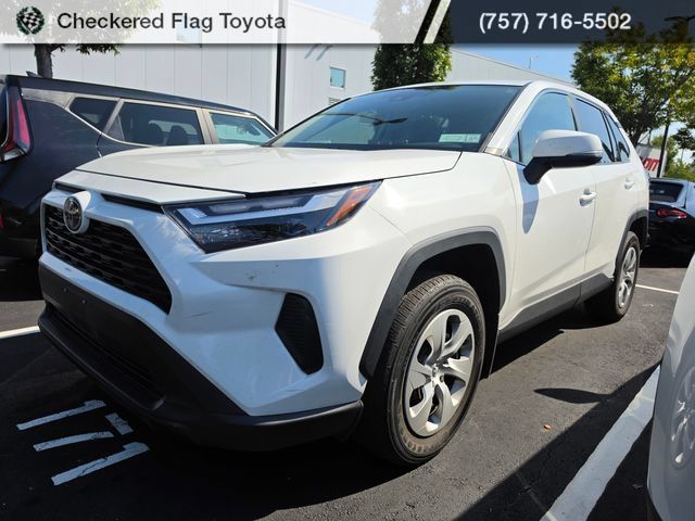 Used 2023 Toyota RAV4 LE AWD/4WD image 1
