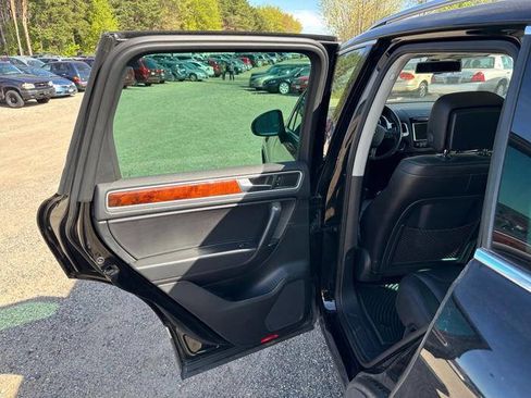 Used 2013 Volkswagen Touareg VR6 AWD/4WD image 23