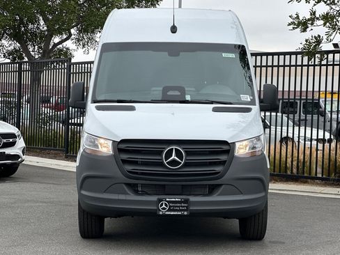 New 2025 Mercedes-Benz Sprinter 2500 image 3